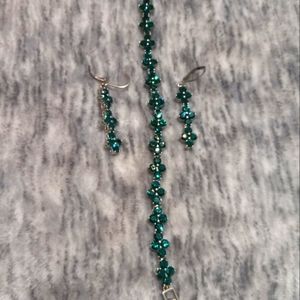 Green Flower set, 7" Bracelet and Leverback Earrings